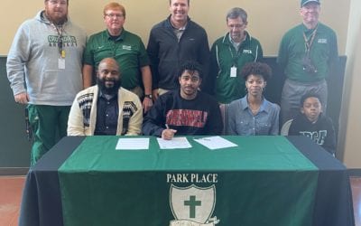 Jones signs with Grinnell College